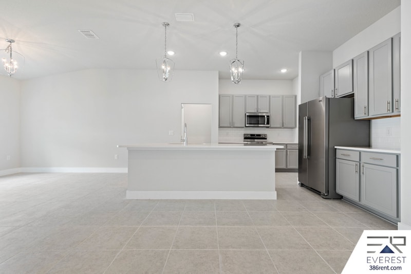 Building Photo - 67 Brewster Ln