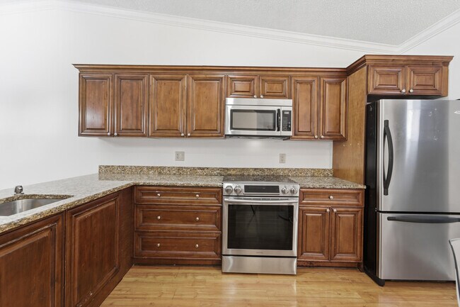 Building Photo - 6070 Sunny Manor Ct