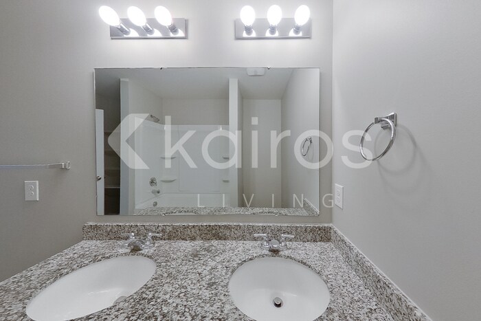 Building Photo - 318 Sunrise Cir
