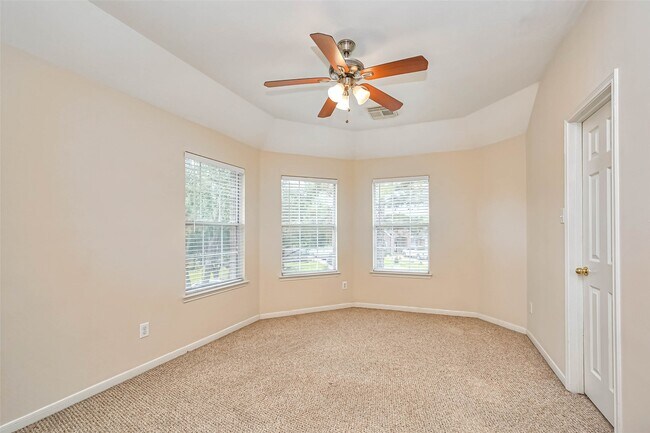 Building Photo - 1007 Riverchase Dr