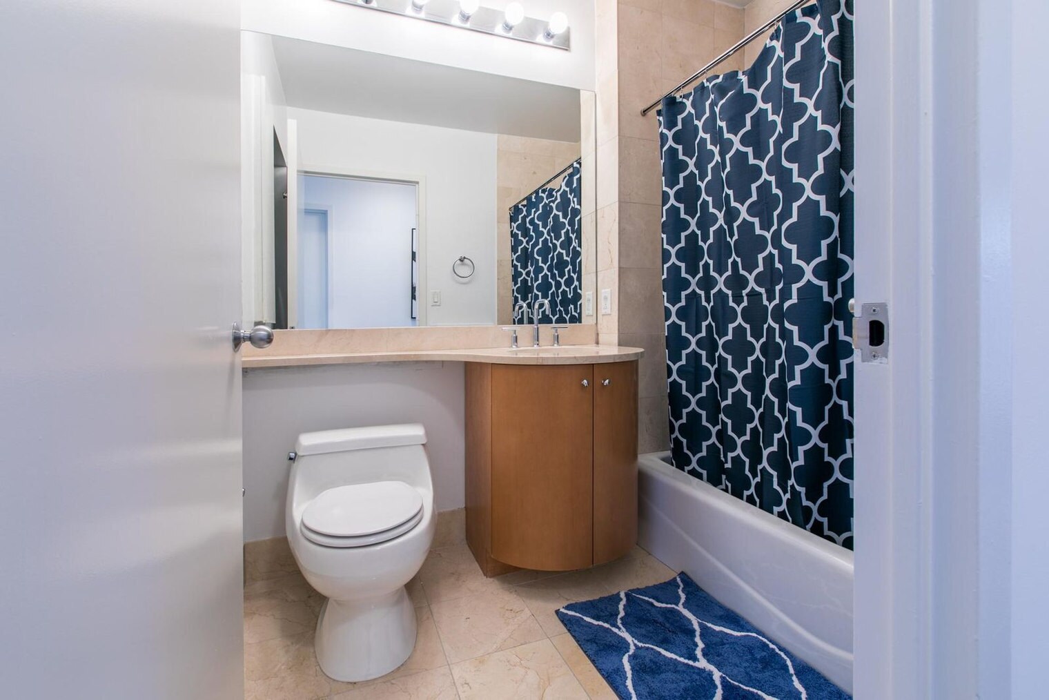 Building Photo - 45 E 33rd St