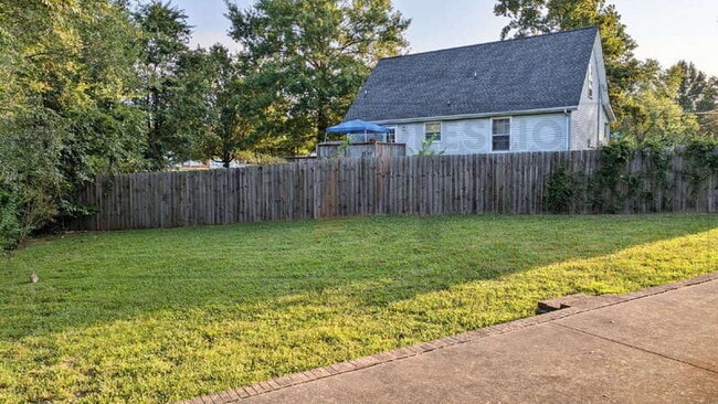 Building Photo - 3388 Oak Park Dr
