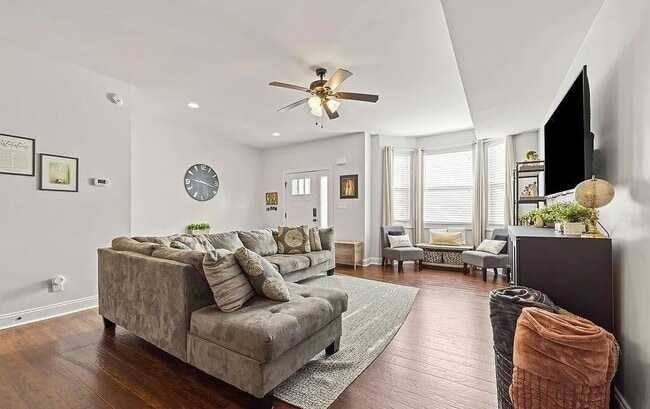 Building Photo - 3 Bedroom Townhome in Cornerstone