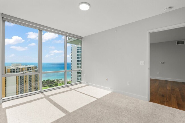 Building Photo - Beautiful Ocean View 2-Bedroom / 2-Bathroo...