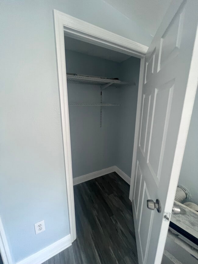 Building Photo - 3649 Haines Rd N