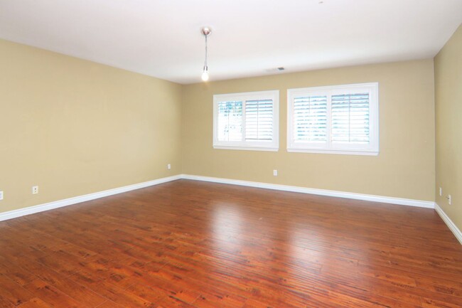 Building Photo - 1212 Lavendar Way