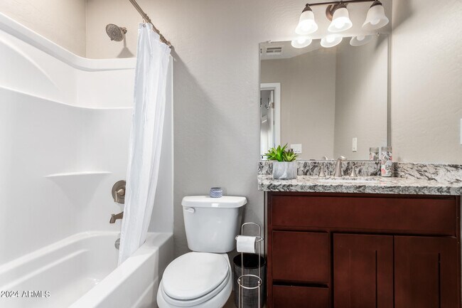 Building Photo - 2644 E Sylvia St