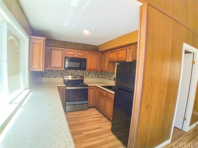 Building Photo - 24231 Alpine Ln