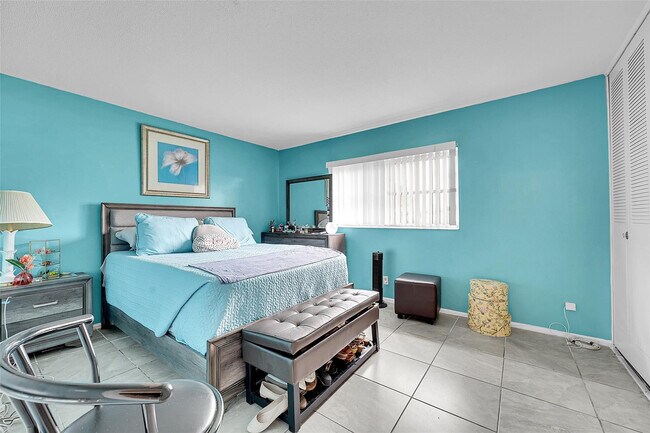 Building Photo - 2769 Ashley Dr W