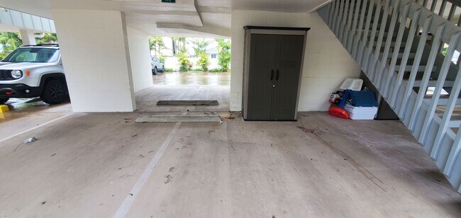 Building Photo - AVAILABLE NOW! 2 bed, 2 bath Duplex unit in Kailua Town