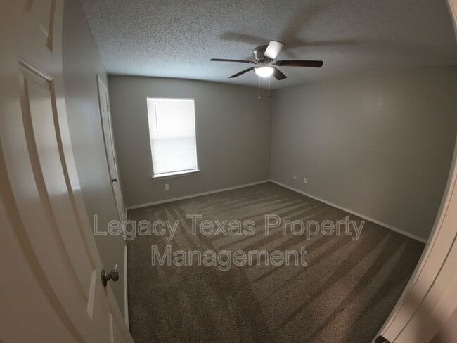 Building Photo - 1607 Sun Valley Dr