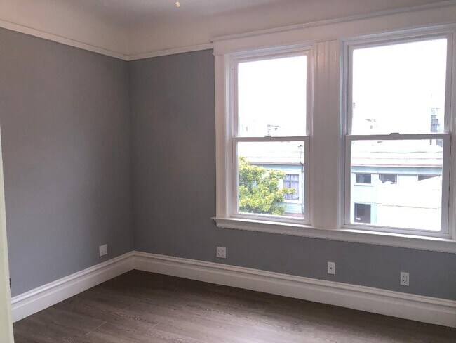 Building Photo - 579 Vallejo St