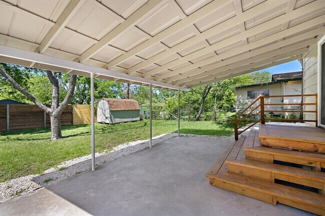 Building Photo - 6910 Rufus Dr