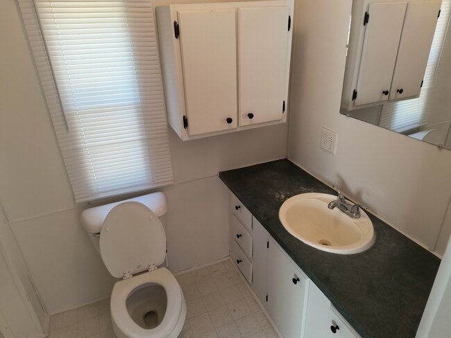 Building Photo - 715 Northview Cir