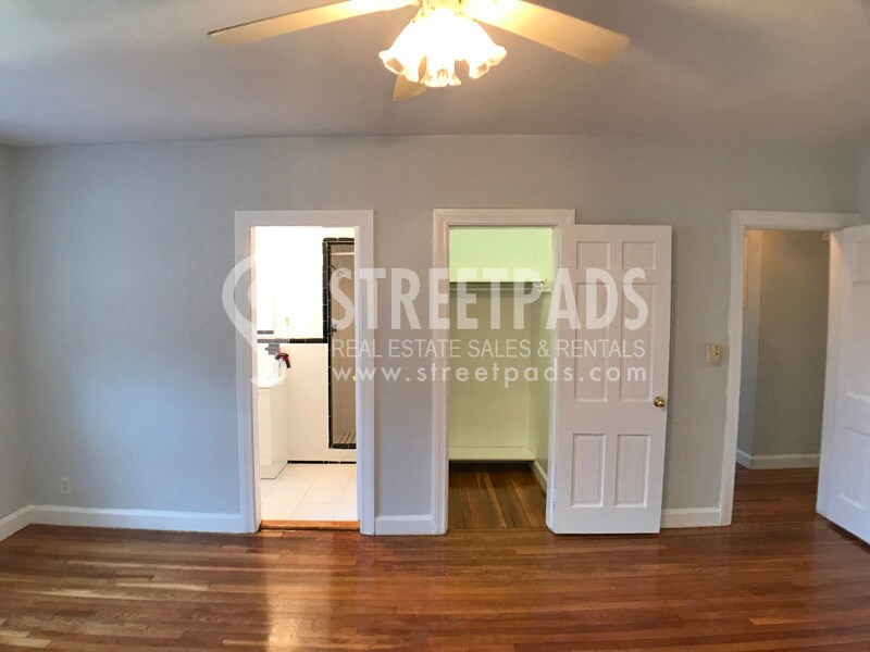 Building Photo - 1139 Beacon St