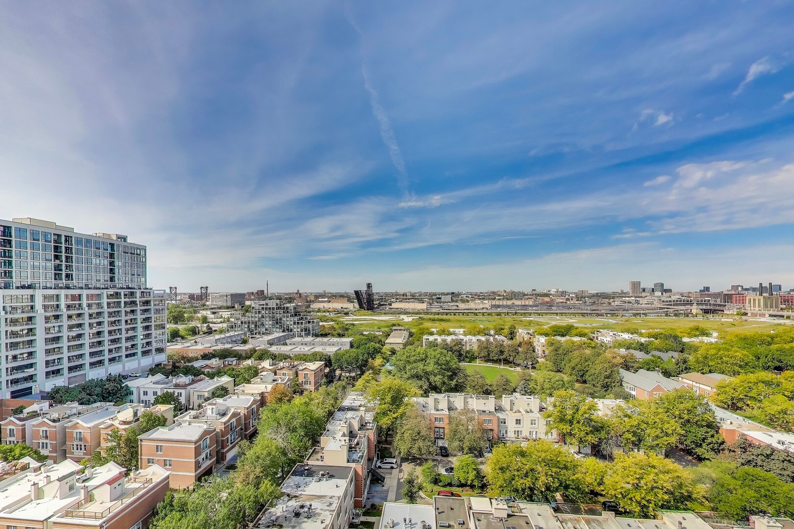 Building Photo - 5 E 14th Pl