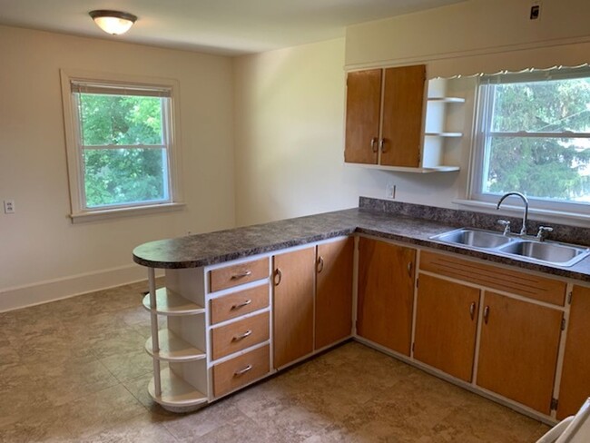 Building Photo - Adorable Single Family Home in Middletown