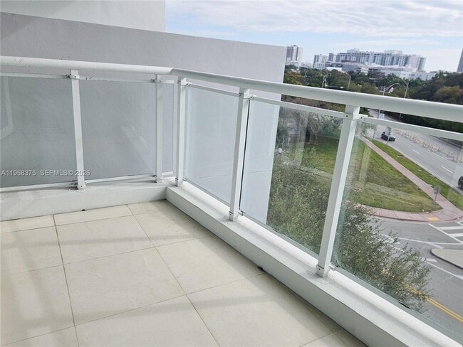 Building Photo - 2020 Prairie Ave