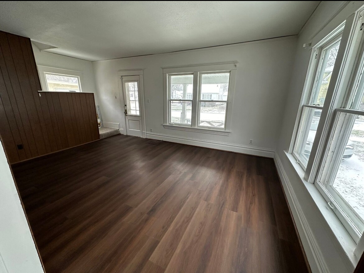 Building Photo - 206 Summit Ave