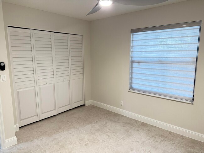 Building Photo - 1065 Mulberry Pl
