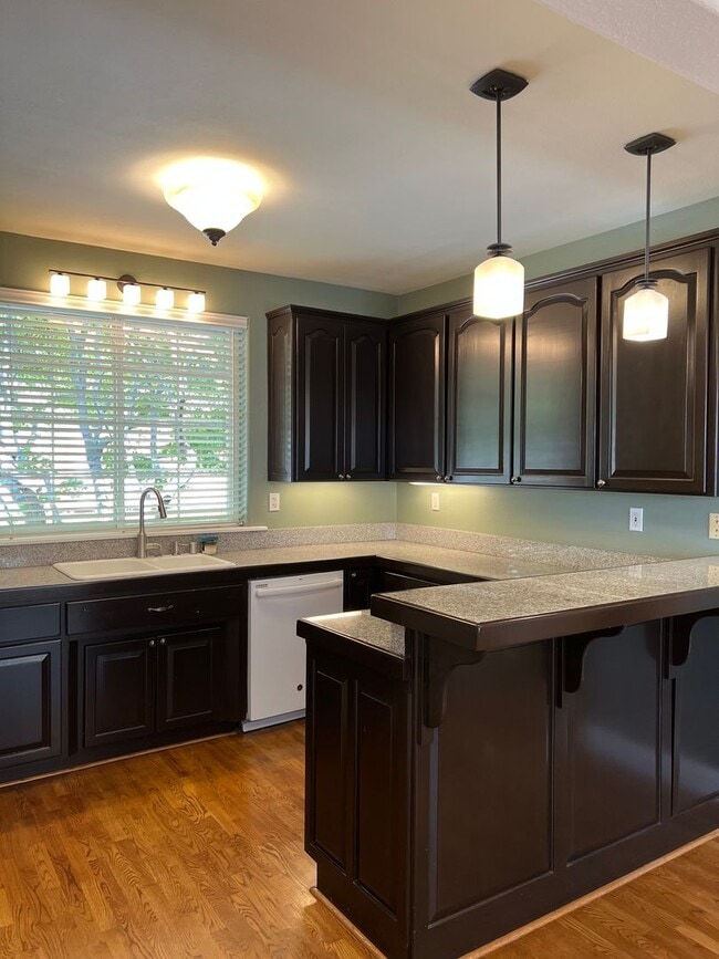 Building Photo - Prospects Heights Charmer 3bd / 2.5ba House