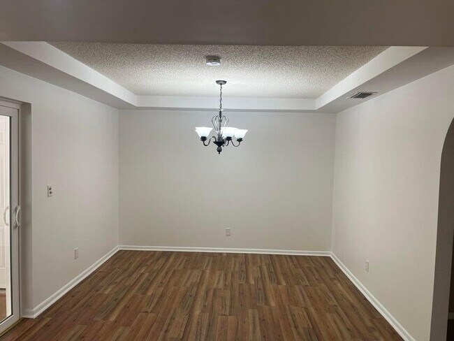 Building Photo - 115 36th Ct