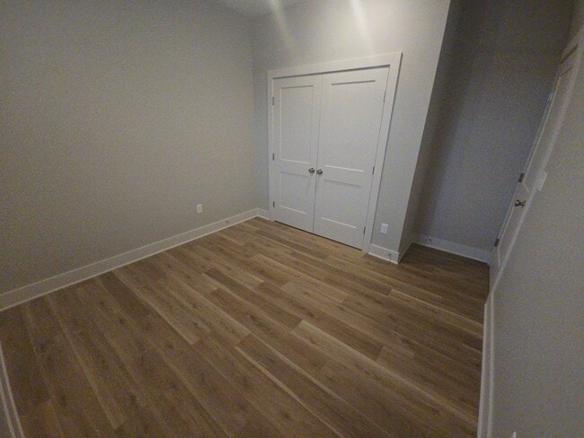 Building Photo - Modern 3-Bedroom Single-Family Home for Re...
