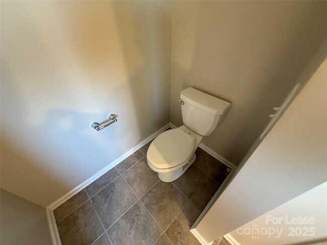 Building Photo - 15124 Evergreen House Dr