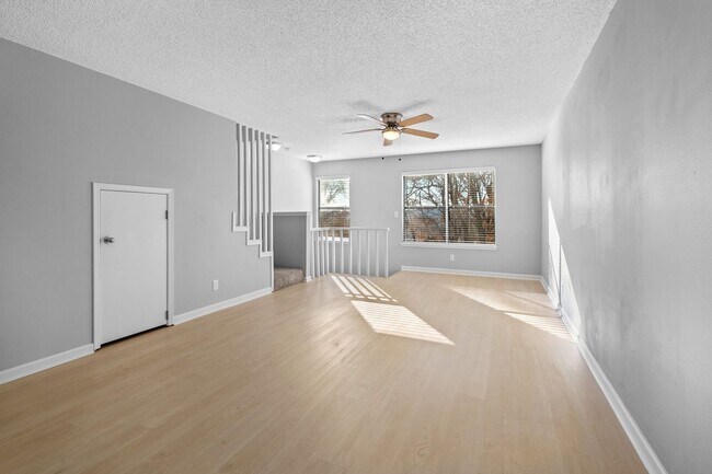 Building Photo - Modern 3-Bed, 2.5-Bath Apartment with Granite Kitchen & New Appliances!