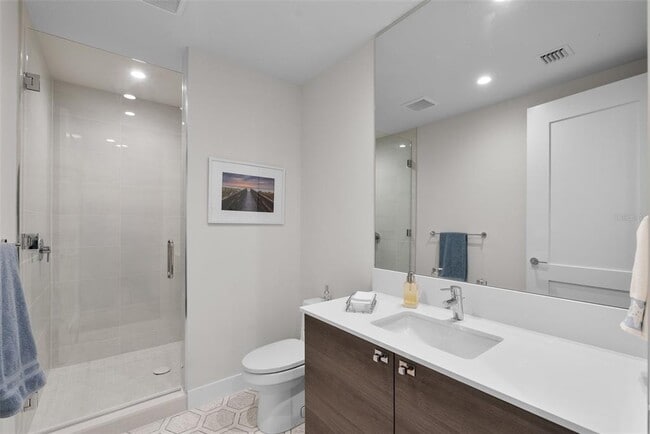 Building Photo - 301 1st St S