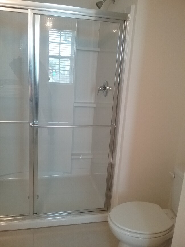 Building Photo - 3 Bedroom 2.5 Bath Townhouse in Turtle Cre...