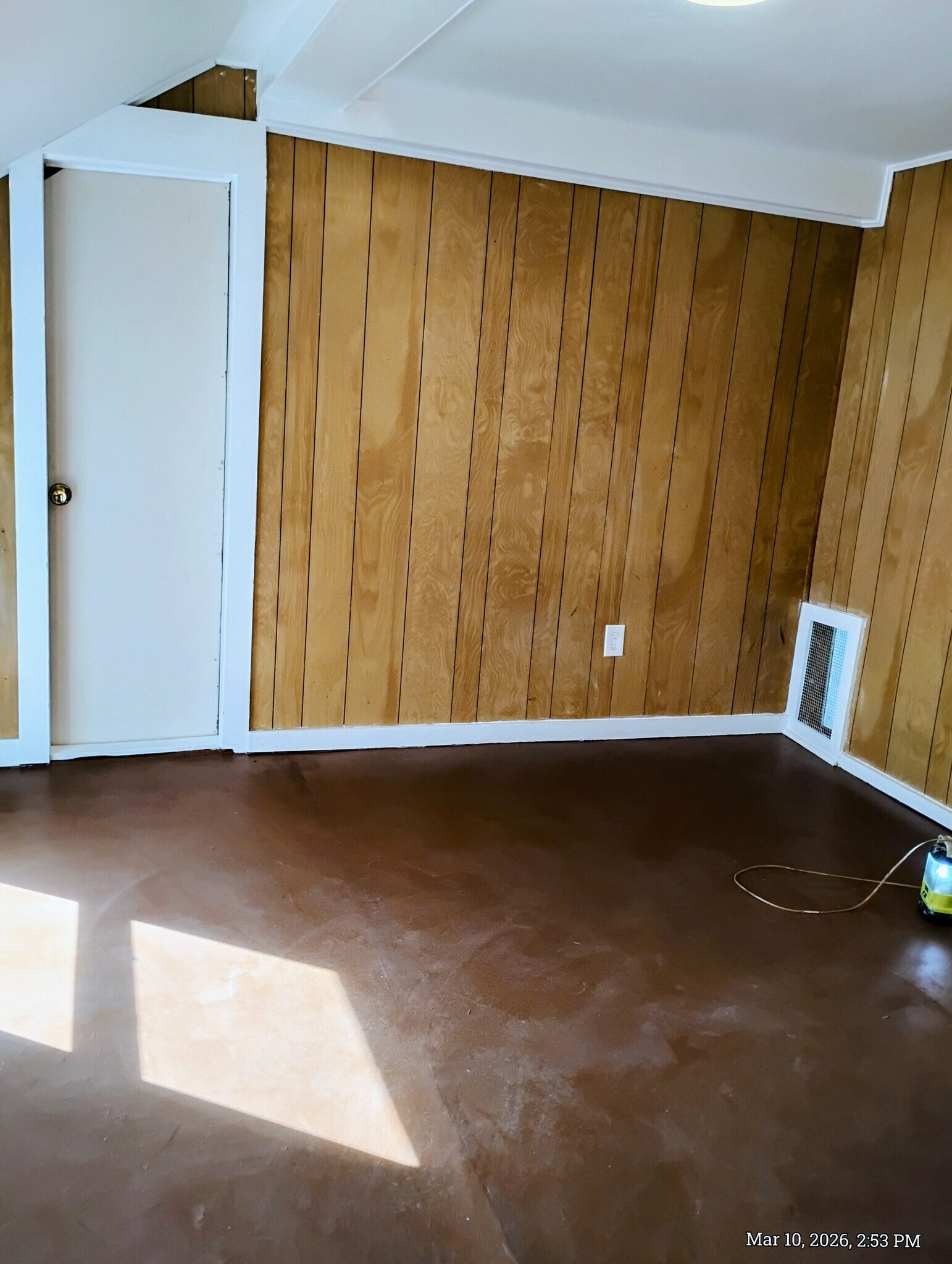 Second Bedroom is very nice with small closet. - 44 Coolidge St