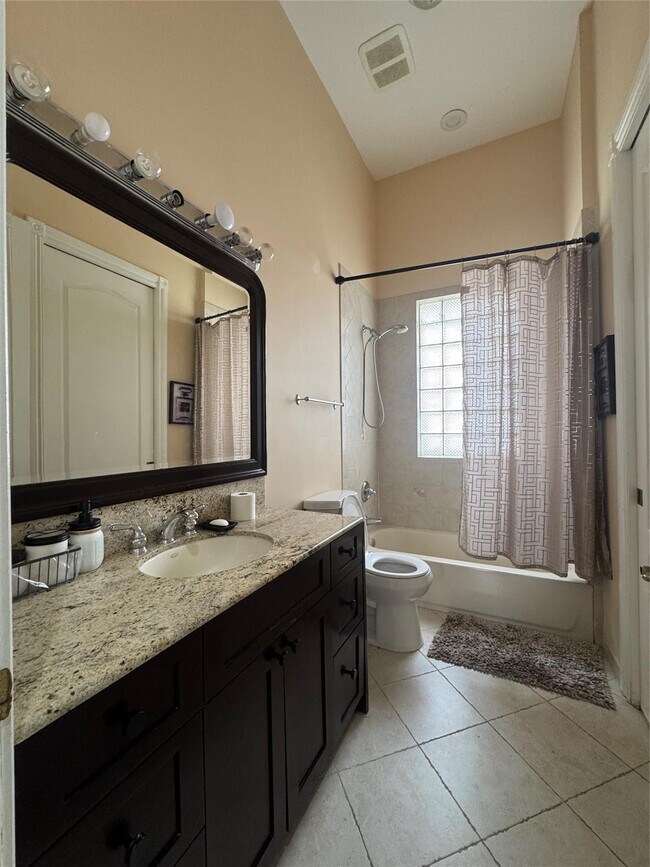 Building Photo - 5981 SW 37th Terrace