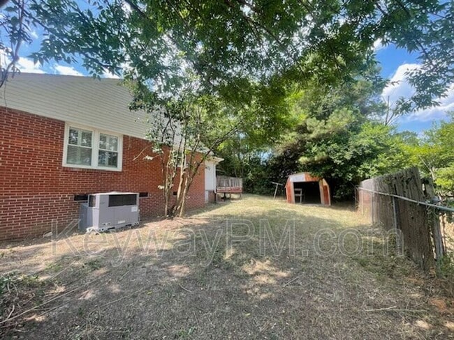 Building Photo - 119 Westdale Avenue