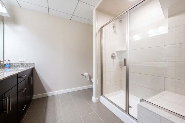 Building Photo - 10 Light St