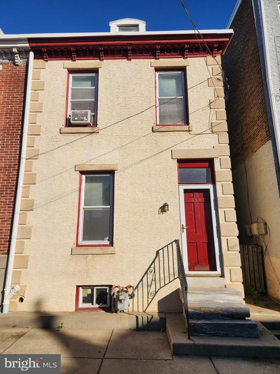 Building Photo - 254 E Hector St
