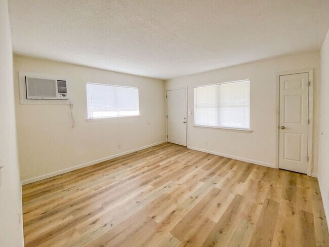 Building Photo - Beautiful 2 Bedroom in East Ridge, TN!