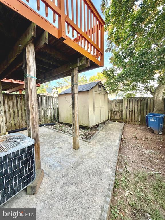 Building Photo - 1234 Elm Grove Cir
