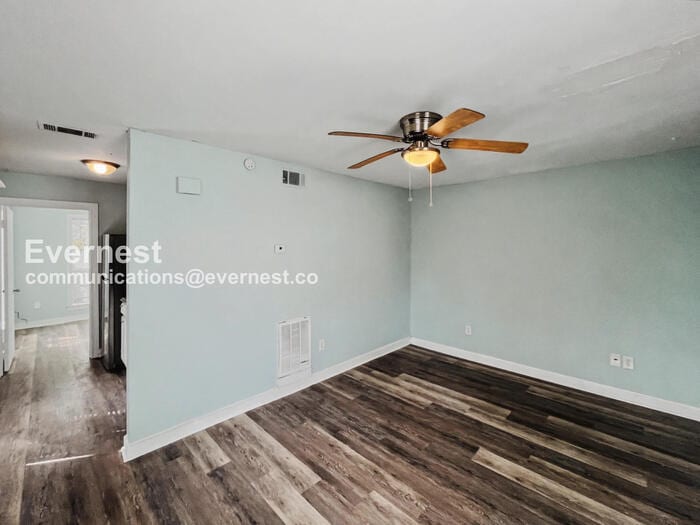 Building Photo - 810 Madison St