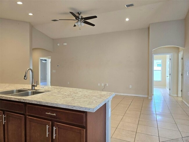 Building Photo - 1022 Rivershore Ave