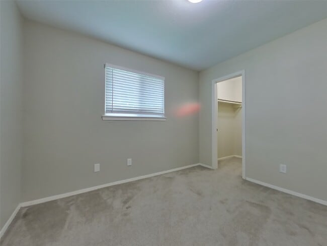 Building Photo - 2706 King James Ct