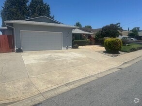 Building Photo - Beautiful Single Story Warms Springs Home