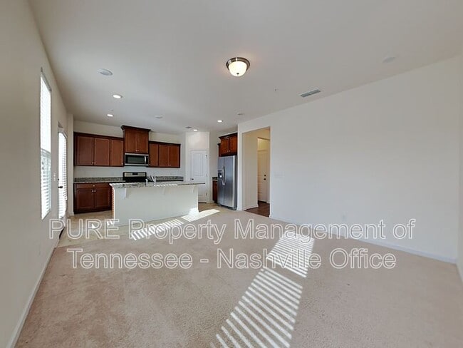 Building Photo - 819 Kennear Ln