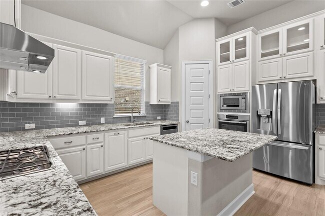 Building Photo - 113 Quartz Dr
