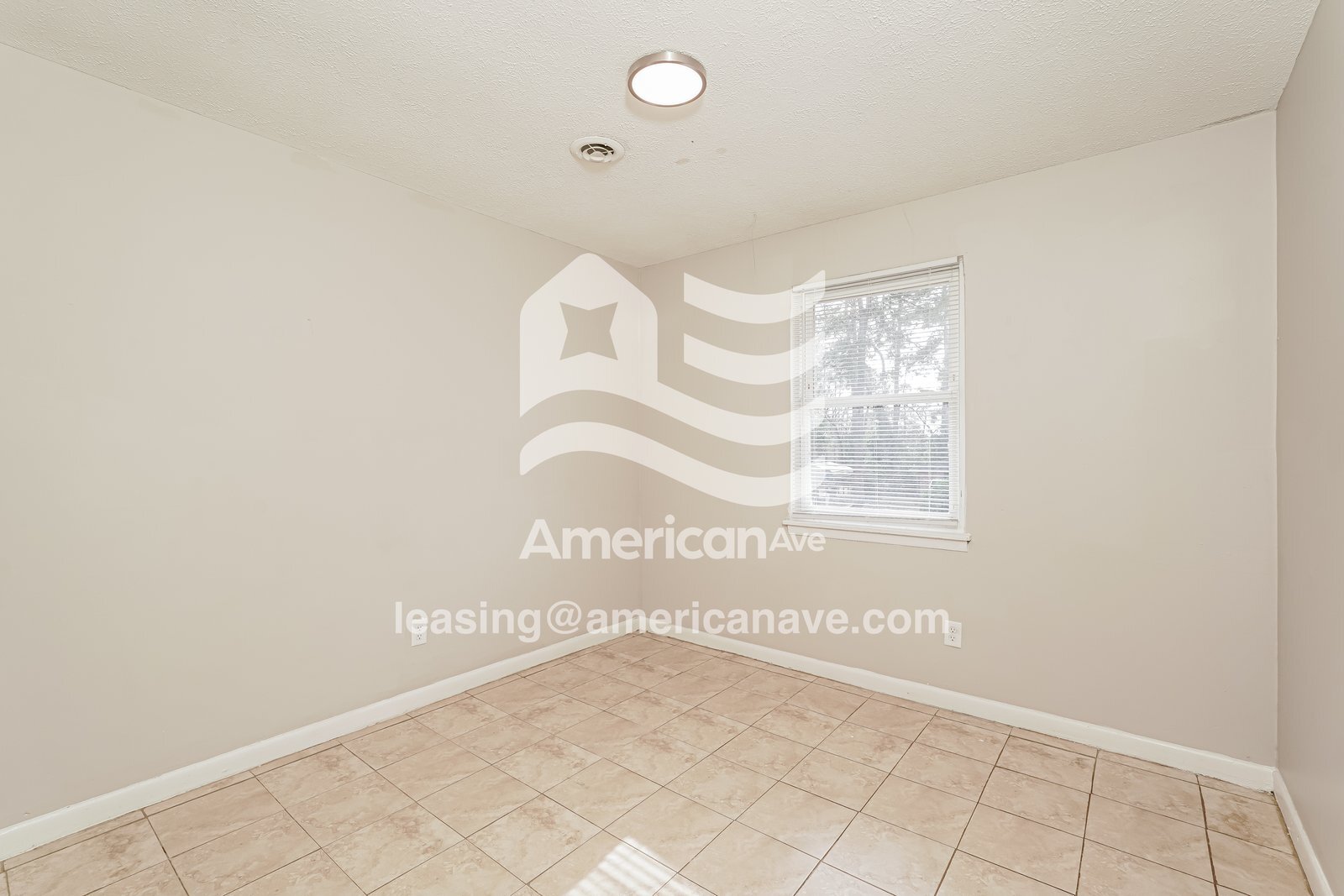 Building Photo - 2428 Amsterdam Dr