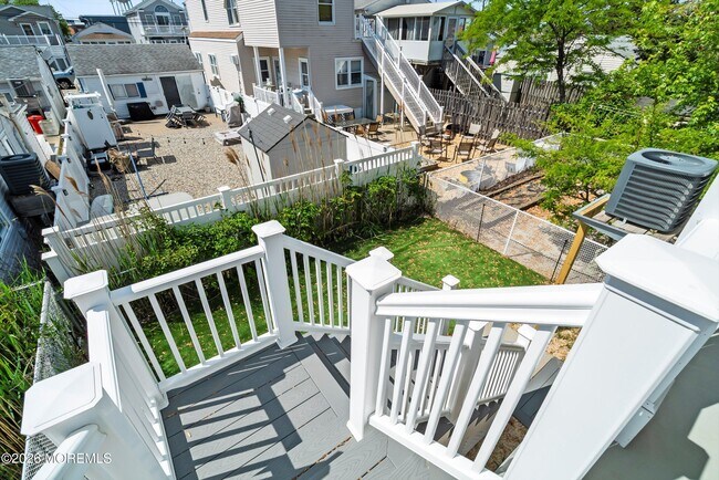 Building Photo - 315 Hiering Ave