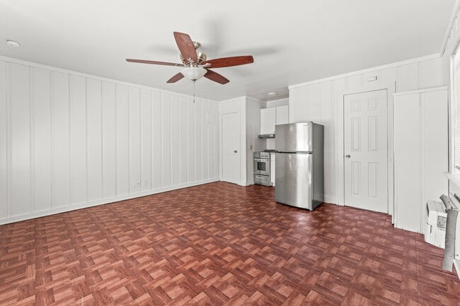 Building Photo - 411 53rd St