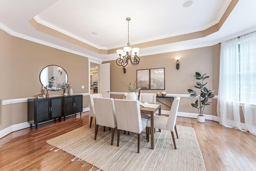 Building Photo - 829 Golden Arrow St