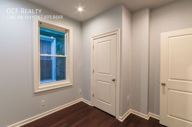 Building Photo - 723 S 56th St