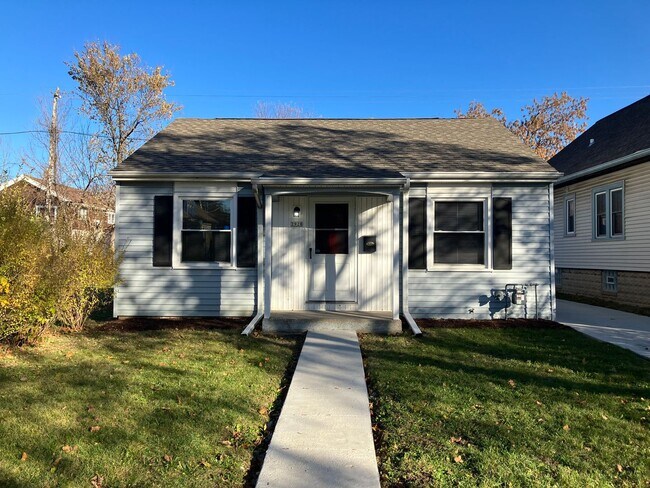 Primary Photo - 2 Bedroom Single Family Home